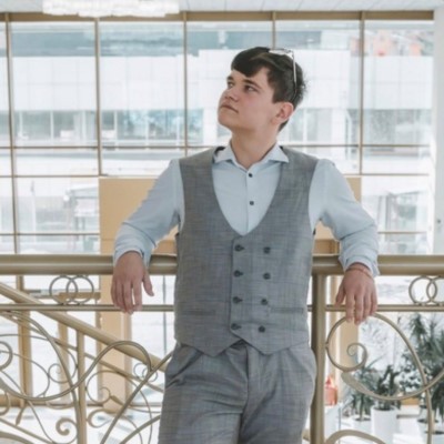 Артём Остальцов — графический дизайнер